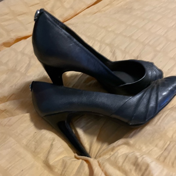 Monet Designer (designed in Italy) Dk Grey high heels Sz 9 M - Picture 3 of 5